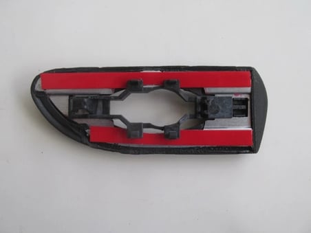 Opel Vectra B 1996-1999 Ön Çamurluk Bandı Sağ (Sinyal Delikli) (Adet) (Oem No:1103168)