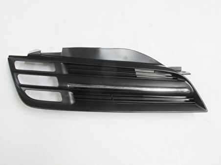 2003-2006 Nıssan Mıcra K12 Ön Panjur Sağ Siyah Nikelaj Kaplamalı 3 Sinyalli Tip Tyg Oem No: 62320-Ax600