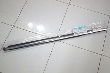 Cam Sıyırıcı Hılux 15-21 Arka Krom Sağ (Oem No: 68180-0K120)