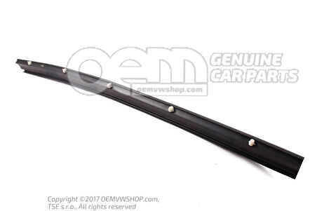 Kapı Fıtılı Alt On Sol Transporter T5Transporter T6 Transporter T7 03Den İtibaren; (Oem No: 7H0837565A)