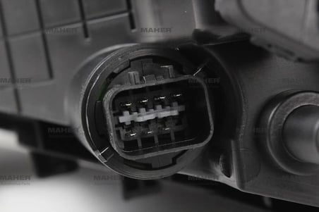Far I-2020 2015-2018 Motorlu Ledsiz Sol (Oem No:92101C8000)