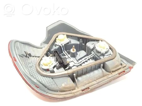 Stop Lambası Yaris 2003-2005 Duysuz Sağ (Oem No:815510D070)