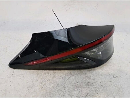 Japon Yaris Cross Benzinli 20 - Stop Lambası Dış Sol  (Oem No:815600De20)