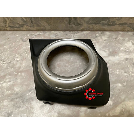 Sis Lamba Kapağı L200 2015-2019 Sağ (Çerçevesi Gri) (Oem No:8321A593)