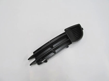 Audi  A3  2005-2008  Sis Lamba Kapağı Sol Sis Deliksiz Siyah (Tw) (Oem No:8P4807681A)