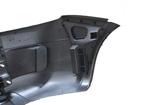 Iveco Daıly-  2008 2010  Ön Tampon Siyah (Sis Deliksiz) (İtalya) (Oem No:3802001)