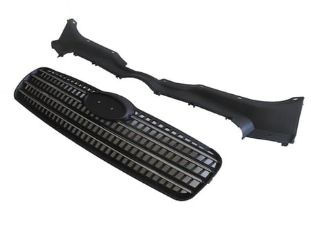 Hyundai Accent- Era- 2006-2009  Ön Panjur Siyah Nikelaj Çıtalı (Üst Bağlantı Braketli) (Oem No:863601E010)