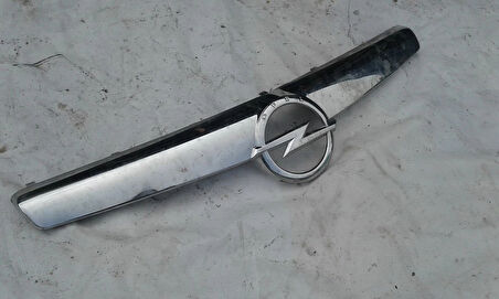 opel astra- h- sd/hb- 2007-2014  ön panjur alt nikelajı (tw) Oem No (13225795)