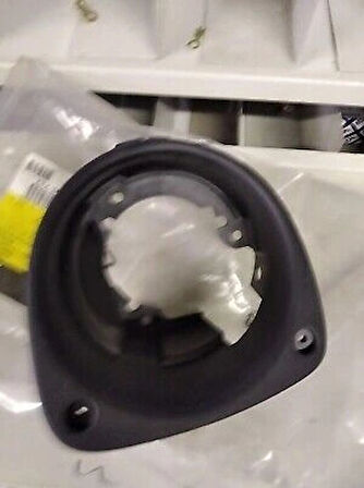 Clio Sis Yuvası Sağ Hatchback 1998-2002 Oem No (7701205717R)