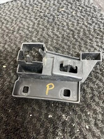 Renault Scenic Ön Tampon Braketi Küçük Sol 2012-  (Oem No:  620951537R)