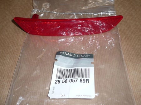 Renault Clio Arka Tampon Reflektörü Hatchback  Sağ 2011- (Oem No:  265605789R)