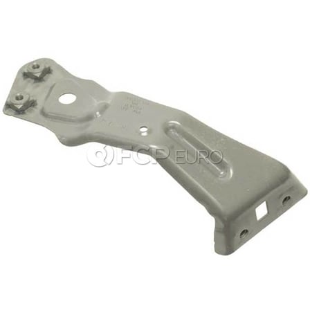 Volkswagen Jetta Ön Çamurluk Braketi Sağ 2011- (Oem No:  5C6821136)