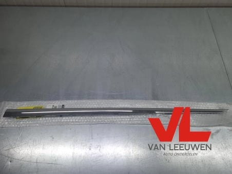 Renault Captur Ön Kapı Bandı Nikelaj Bandı Sol 2012-  (Oem No:  808216861R)