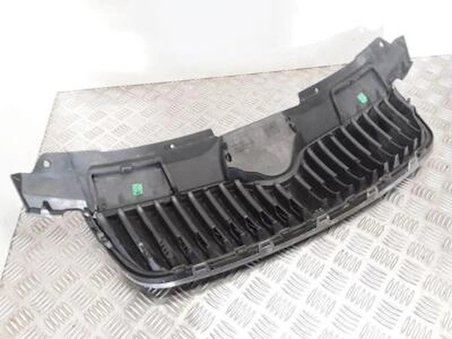 Skoda Fabia Ön Panjur Nikelaj Bandlı 2007 2010- (Oem No:  5J0853668A)