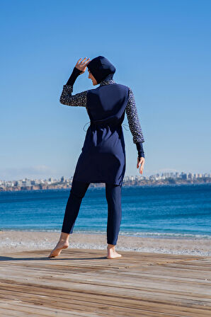 RUKOMAYO LACVİERT DESENLİ CROP MODEL ELDİVENLİ LYCRA PARAŞÜT ( SU İTİCİ VE ÇABUK KURUYAN ) KUMAŞ TESETTÜR MAYO