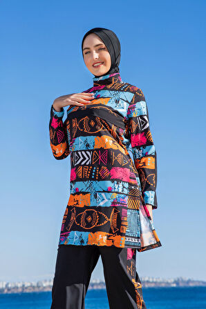 RUKOMAYO SİYAH DESENLİ ARKADAN GİZLİ FERMUARLI LYCRA PARAŞÜT ( SU İTİCİ VE ÇABUK KURUYAN ) KUMAŞ TESETTÜR MAYO