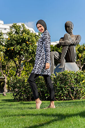 MİRATES SİYAH BEYAZ  DESENLİ BALIKÇI YAKA MİCRO (ESNEK VE ÇABUK KURUYAN) KUMAŞ TESETTÜR MAYO