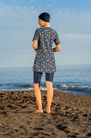 MİRATES LACİVERT  ÇİÇEK DESENLİ YARIM KOL BÜYÜK BEDEN MİCRO (ESNEK VE ÇABUK KURUYAN) KUMAŞ YARI TESETTÜR MAYO