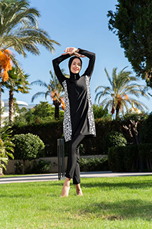 RUKOMAYO SİYAH BEYAZ CUPLU YARIM FERMUARLI BÜYÜK BEDEN LYCRA ( SU İTİCİ VE ÇABUK KURUYAN ) KUMAŞ TESETTÜR MAYO