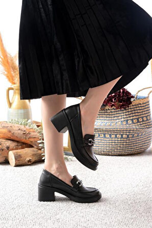 Kadın Siyah Cilt Toka Detaylı 6 cm Topuklu Lofer Ayakkabı