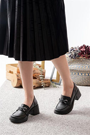 Kadın Siyah Cilt Toka Detaylı 6 cm Topuklu Lofer Ayakkabı