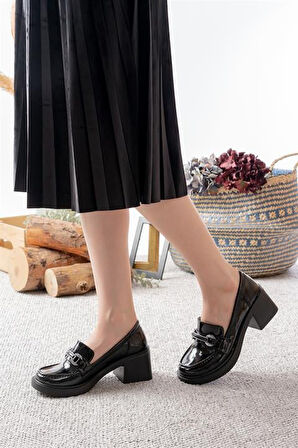 Kadın Siyah Rugan Toka Detaylı 6 cm Topuklu Lofer Ayakkabı