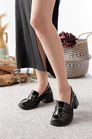 Kadın Siyah Rugan İnce Toka Detaylı 6 cm Topuklu Lofer Ayakkabı