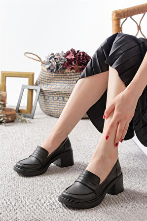 Kadın Siyah Cilt 6 cm Topuklu Lofer Ayakkabı