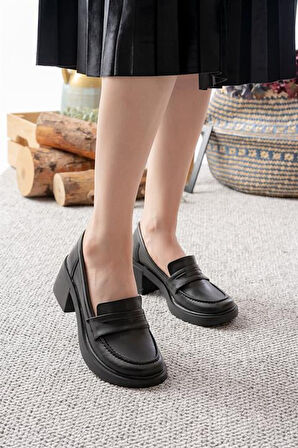 Kadın Siyah Cilt 6 cm Topuklu Lofer Ayakkabı