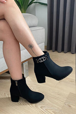 Kadın Siyah Zümrür Taşlı Tokalı ( 6 cm ) Topuklu Oval Burun Bot
