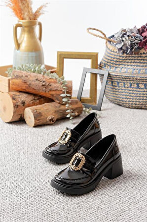 Kadın Aria Siyah Rugan Toka Detaylı 6 cm Topuklu Lofer Ayakkabı