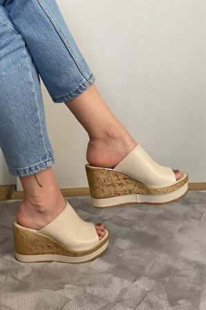 Kadın Bej Cilt 10 cm Dolgulu Mantar Taban Şerit Sargılı Terlik K-500