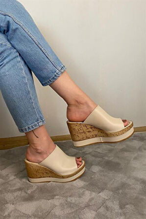 Kadın Bej Cilt 10 cm Dolgulu Mantar Taban Şerit Sargılı Terlik K-500