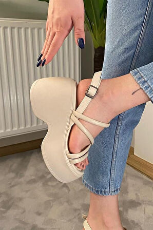 Kadın Bej Biyeli Kalın Taban Ortopedik  Sandalet  K-3020