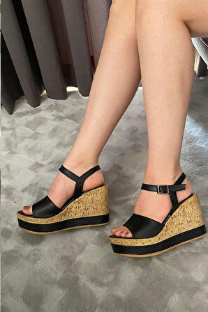Kadın Siyah Cilt Tek  Bant Dolgu Taban Ayakkabı K-520