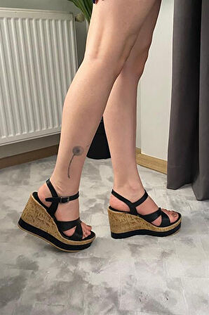 Kadın Siyah Cilt Çapraz Bant Dolgu Taban Ayakkabı