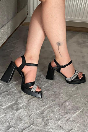 Kadın Siyah Çapraz Bantlı Taşlı 10 cm Platfom Topuklu Aykkabı