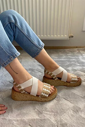 Kadın Beyaz Hasır Detaylı Lastilki Kalın Mantar Taban Ortopedik  Sandalet  K-220