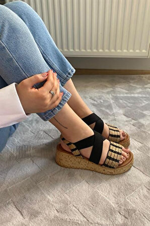 Kadın Siyah Hasır Detaylı Lastilki Kalın Mantar Taban Ortopedik  Sandalet  K-220