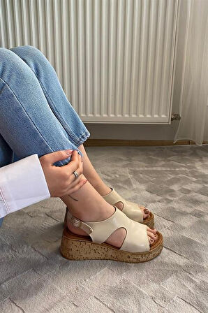 Kadın Bej Cilt Kalın Mantar Taban Ortopedik  Sandalet  K-250