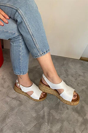 Kadın Beyaz Cilt Kalın Mantar Taban Ortopedik  Sandalet  K-250
