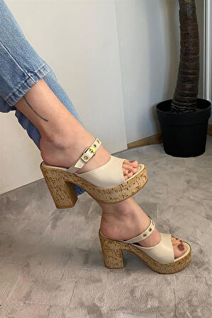 Kadın Bej 10 cm Platfom Topuklu Mantar Taban Terlik & Sandalet K-840