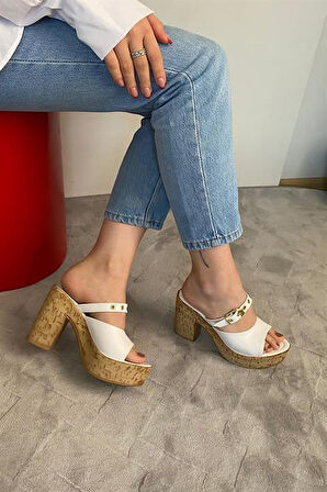 Kadın Beyaz 10 cm Platfom Topuklu Mantar Taban Terlik & Sandalet K-840