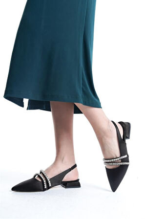 Kadın Linda Siyah Saten İki Sıra Taşlı Arkası Acık 2 cm Topuklu Sivri Burun Babet