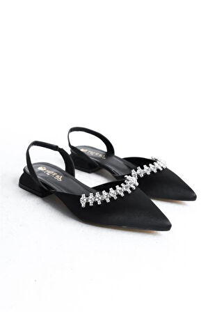 Kadın Siyah Saten Taşlı Arkası Açık Lastikli 2,5 Cm Kısa Blok Topuklu