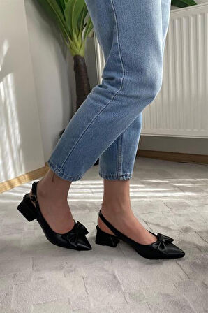 Pola Siyah Cilt Arkası Acık Sivri Burun Fiyoklu Detaylı 4 cm Topuklu Ayakkabı