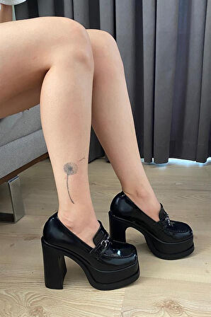 Kadın Siyah Rugan İnce Tokalı Lofer Model 12 cm  Platform Topuklu Ayakkabı
