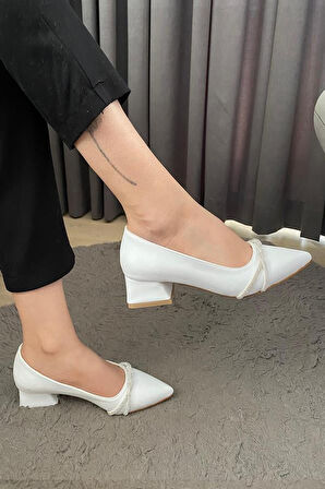 Kadın Beyaz Çapraz Taşlı Stiletto Alcak Ökçe Abiye Ayakkabı