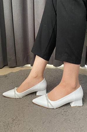 Kadın Beyaz Çapraz Taşlı Stiletto Alcak Ökçe Abiye Ayakkabı