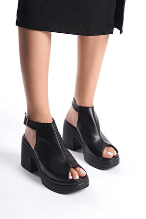 Kadın Siyah Bilekten Bağlamalı Önu Acık Ortopedik Tabanlı  Platform Topuk Ayakkabı